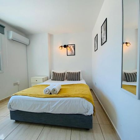 Serena'S 2-Br Apartment In Larnaca Exterior photo