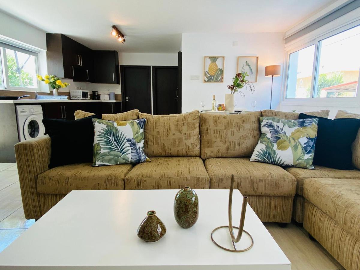 Serena'S 2-Br Apartment In Larnaca Exterior photo