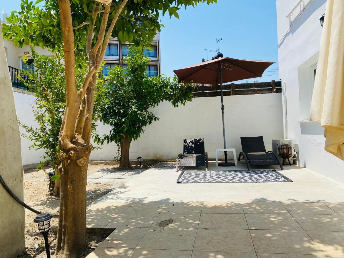 Serena'S 2-Br Apartment In Larnaca Exterior photo