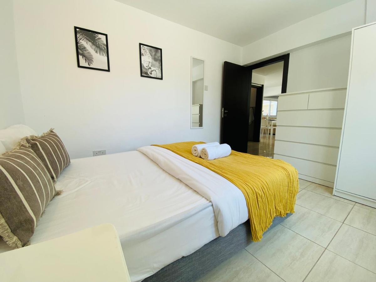 Serena'S 2-Br Apartment In Larnaca Exterior photo